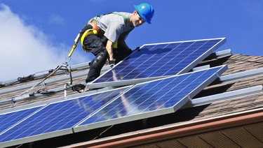 Obrzek . 3: Rooftop_solar (Zdroj: greenzone.co)