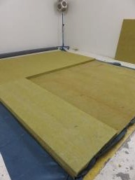Obrzek 4: Rozpracovan sten plt s tepelnmi izolacemi z minerln vaty, pnovho polystyrenu a PIR ped zkoukami na vzduchovou neprzvunost