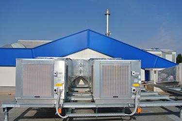 CoolStream S jako adiabatick chladi vzduchu ped stvajc VZT jednotkou, instalace na Stlzle Union, Hemanova Hu.