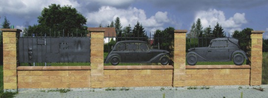Autor: Pavel underle - Plot, na kterm se stle pracuje a je to plot u sbratele historickch aut. Je na nm mon obdivovat jak npad, tak krsnou prci kove