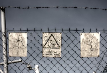 Autor: Luk Karas - Lehce postapokalyptick snmek plotu zachycen v zapomenutm koutu esk republiky.