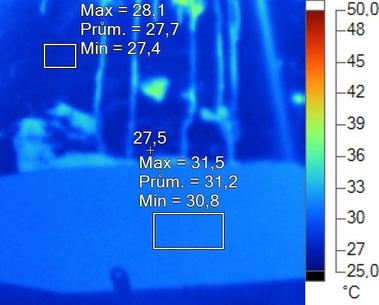 Obr. 3 Termovizn snmky svtlovodu po 10 minutch od zapnut infraerven lampy. Pozice 3 – Pohled zezadu