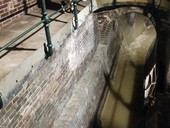 Historick Cizineck vstup do veejn kanalizace pod Staromstskm nmstm, foto D.Kopakov, redakce