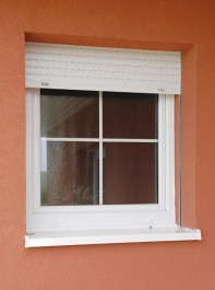 Omítnuté okno