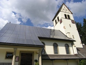 Fotovoltaické panely na střeše kostela ve Schönau, Německo, foto: Edvard Sequens