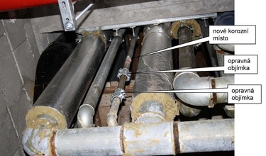 Obr. 3 Opravy proděravěného ocelového pozinkovaného potrubí v instalační šachtě hotelu