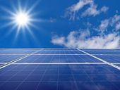 Méně slunečního záření snižuje zisky solárníků i&nbsp;náklady na podporu fotovoltaiky