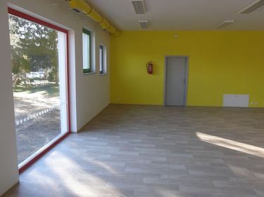 V dřevostavbě nové školky v Ratíškovicích byly pro všechny vnitřní konstrukce využity konstrukční desky RigiStabil Activ´Air.