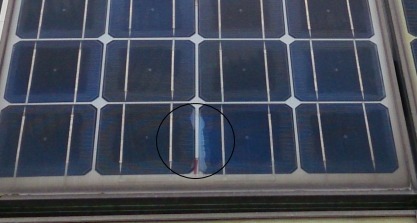 Obr. 4: Příklad delaminace fotovoltaického modulu