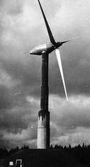 Větrná elektrárna Tvindkraft v areálu školy nedaleko Ulfborgu (Dánsko). (Foto B. Koč, 1978)