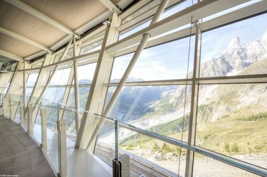 Zasklen s vysokmi solrnmi zisky – Pavillon du Mont Frty
