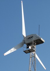 Obr. 07 Malá větrná elektrárna AVEE Hranice 11 kW na lokalitě u Bystřice pod Hostýnem (foto B. Koč)
