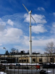 Obr. 24 Větrná elektrárna s výkonem kolem 20 kW v areálu VZLÚ v Praze-Letňanech, nyní dlouhodobě mimo provoz (foto B. Koč)