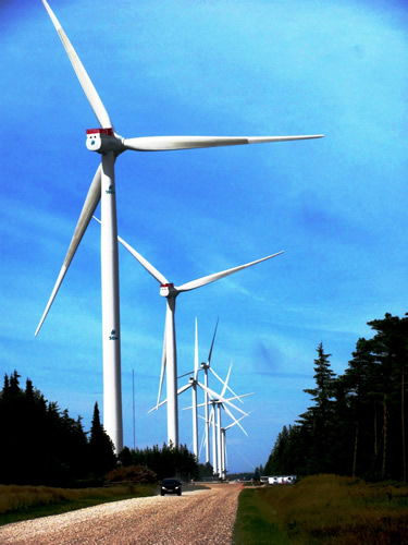 Větrné elektrárny na testovacím poli u Østerildu.