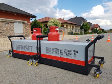 Speciln technologie na opravu vtluk silnic - INFRASET