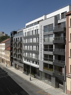 Luxusní bytový dům Residence Prokopova v Praze na Žižkově je zateplen kontaktním fasádním systémem StoTherm Vario a předsazeným odvětrávaným zateplovacím systémem StoVentec.