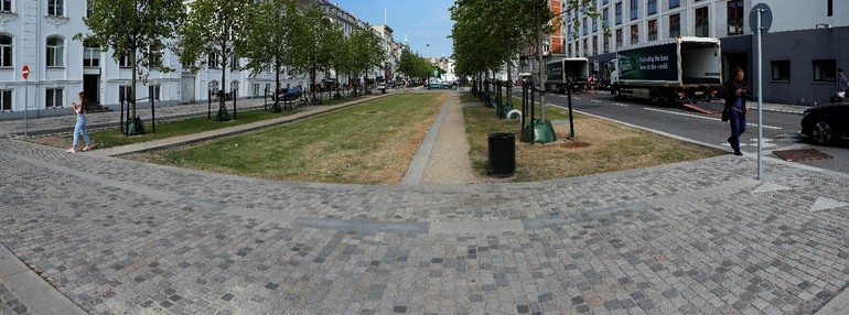 Obr. 13. Nmst Sankt Annæ Plads v Kodani umouje po prohlouben retenci vody (Foto J. Vtek)