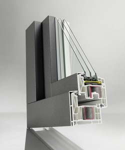Okenn profil REHAU s hlinkovou oblokou spojuje vechny vhody plastovch oken a modernho vizulu hlinkovch oken