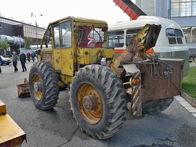 Nesmrteln „Lakato“, jak jinak – lesn kolov traktor LKT 80, ikonick nezniiteln d