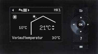 Obr. Displej regulace Vitotronic 200 ukazuje venkovn teplotu, vnitn teplotu, pvodn teplotu do otopn soustavy a signalizuje i ppravu tepl vody. Parametry lze mnit s pomoc vpravo umstnch tlatkovch pol.