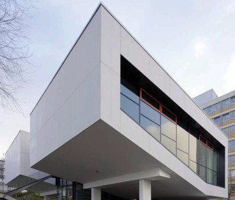 Obrzek 4 TRC fasdn prvky betoShell® XXL na objektu posluchrny Univerzity RWTH v Aachenu, Nmecko, Architekti: Helmer-Seiler-Archtitekten, Aachen (zdroj: http://www.heringinternational.com)