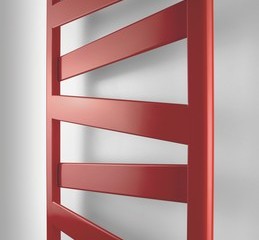Detail designovho raditoru Zehnder Kazeane v barv Ruby Red 3003