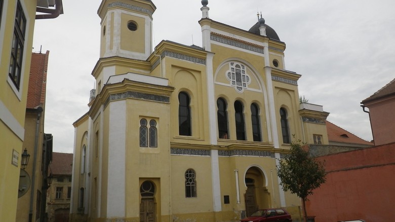 Synagoga a rabnsk dm, rekonstrukce historickch budov,  atec,  foto Metrostav