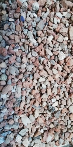 Obrzek 1 Recyklovan ciheln kamenivo pouit pro beton vzork z roku 2019 b) RCK AZS frakce 4–8 mm