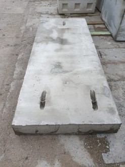 Prvek panelu pro dopravn stavby z recyklovanho betonu – po odbednn