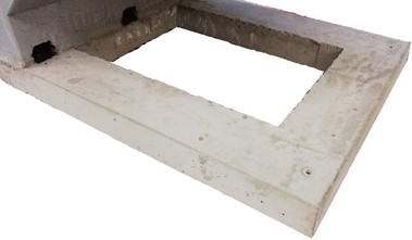 Obrzek 2 – Lavika a detailn pohled na zkladovou st konstrukce laviky