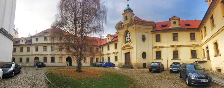Obr. 1: Císařský špitál sv. Antonína a sv. Alžběty na Pražském hradě