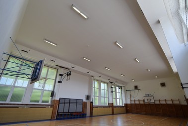 Úsporné osvětlení v kulturním domě a na základní škole, foto © TZB-info