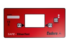 Kombinace čelního panelu a foliové klávesnice pro firmu Esders disponuje tlačítky, otvorem pro displej, translucentními okny a transparentním oknem pro sériové číslo.
