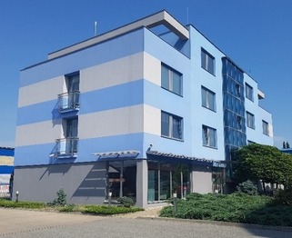 Obr. 1a Experimentálna budova firmy IZOLA Košice, s.r.o., v Košiciach, časť Nad jazerom