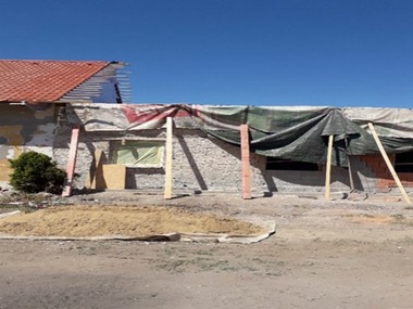 Obr. 2 – RD Pánov – stav po tornádu. Fig. 2 – Building in Pánov – State after tornado