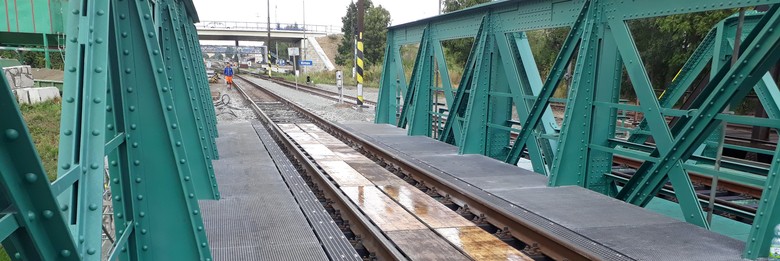 Rekonstrukci železničního mostu Krnov-Most zrychlila i snadná instalace kompozitních roštů