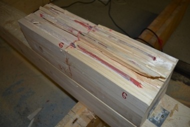 Obr. 14 – Pohľad na spôsob porušenia vzorky N06 – lepené lamelové drevo