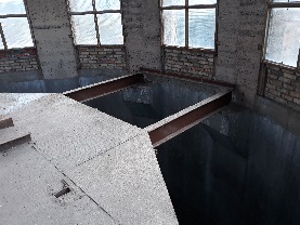 Obr. 6b: Tet patro s vysokmi okny: podlaha nad uhelnm zsobnkem