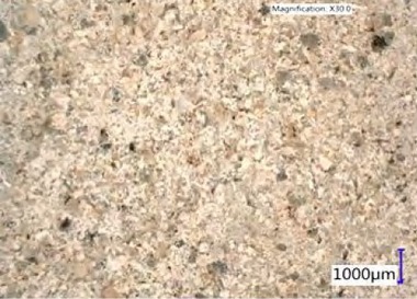 Obrzok 2a Amorfne vyzerajce usadeniny uhliitanov v 2–4 mm vrstve starej OKO