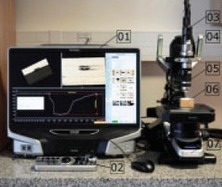 Obr. 5a: Digitln mikroskop VHX-5000 a mon laboratorn zkoumn zjmovch oblast povrchu artefaktu