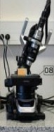 Obr. 5b: Digitln mikroskop VHX-5000 a mon laboratorn zkoumn zjmovch oblast povrchu artefaktu