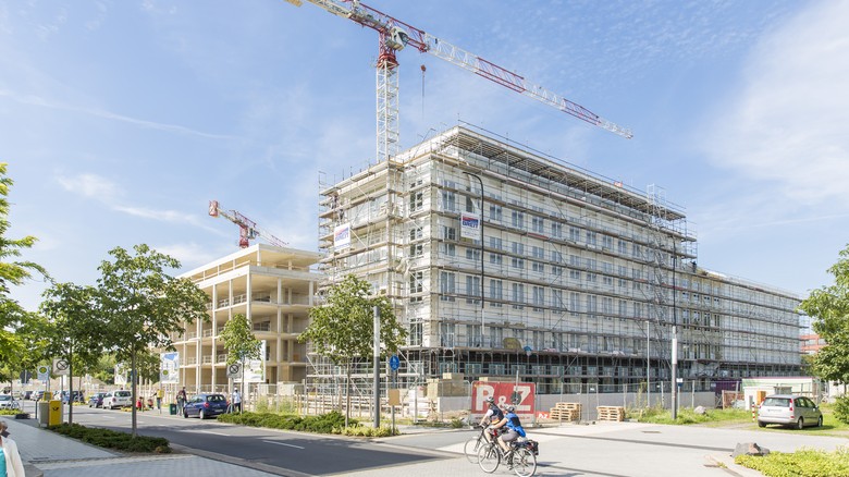 Komplex administrativních budov RheinPalais Bonner Bogen. Čtyřpodlažní a pětipodlažní hybridní dřevostavba Bonn &#8211; Beulu. Zdroj: James Hardie Europe GmbH