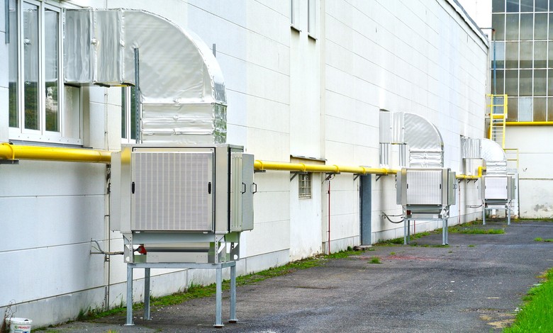 Adiabatické chladiče CoolStream v objektu společnosti Xella, Chlumčany