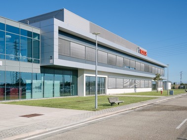 Obr. Bosch do vvojovho a vrobnho centra v Aveiro mohutn investuje. Investic 12 milion eur bylo soubn vytvoeno i piblin 300 pracovnch mst.