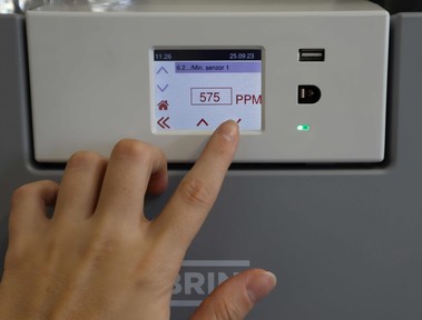 Pesn nastaven senzor CO2 Brink podle poadovan hodnoty PPM a prtoku vzduchu v m3/h.