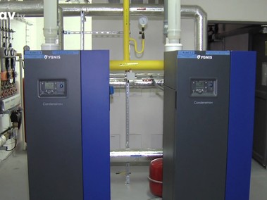 Obr. Úlohu vytápění plní moderní kaskáda dvou plynových kondenzačních kotlů YGNIS