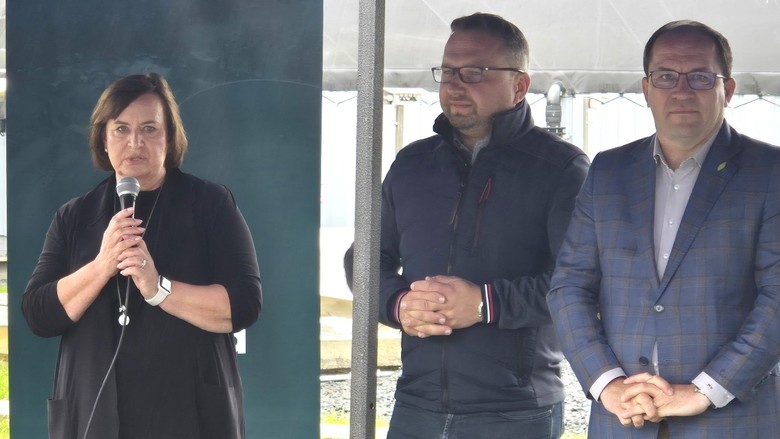 Obr. Slavnostní ceremoniál zahájila Jana Krasulová, předsedkyně představenstva a ředitelka zemědělské společnosti Paseka, zemědělská a.s.