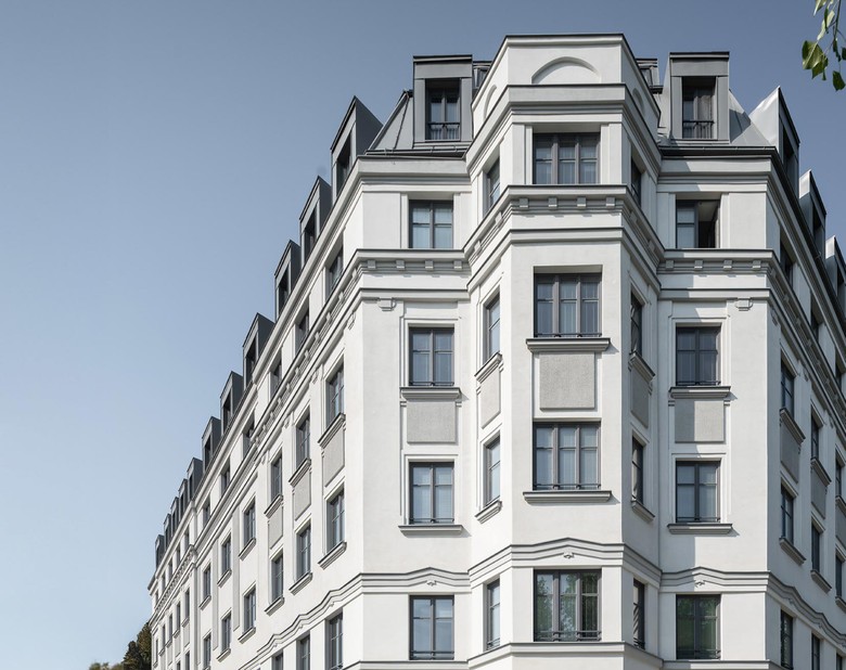Profily StoDeco vdechly nový život chátrající fasádě z počátku 20. století na Opuštěné ulici v Brně. Případovou studii z tohoto unikátního projektu si můžete stáhnout zde. Foto: Tomáš Slavík.