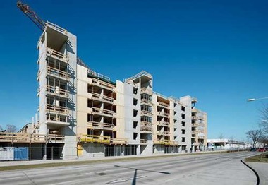 Obr. 2 Vcepodlan devostavba v kombinaci deva a betonu