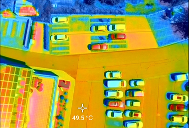 Obr. 2 Poledn men pi venkovn teplot 34 C – AS-TTE ROTy s vegetac 40 C a asfalt 50 C